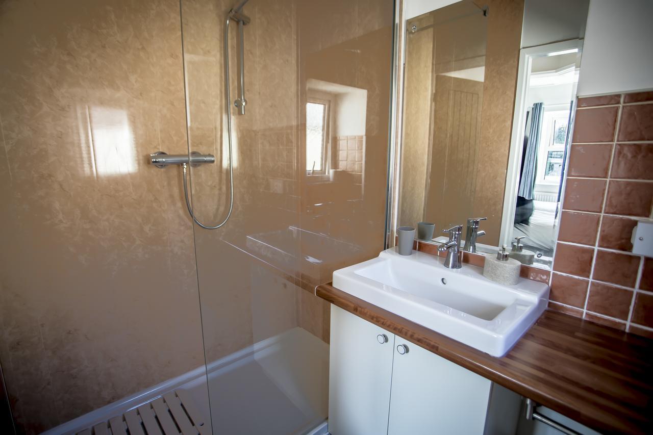 Waters Edge Holiday Apartments Бенлеч Екстериор снимка